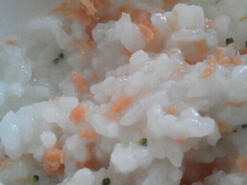 離乳食★鮭フレークとブロッコリーのおかゆ